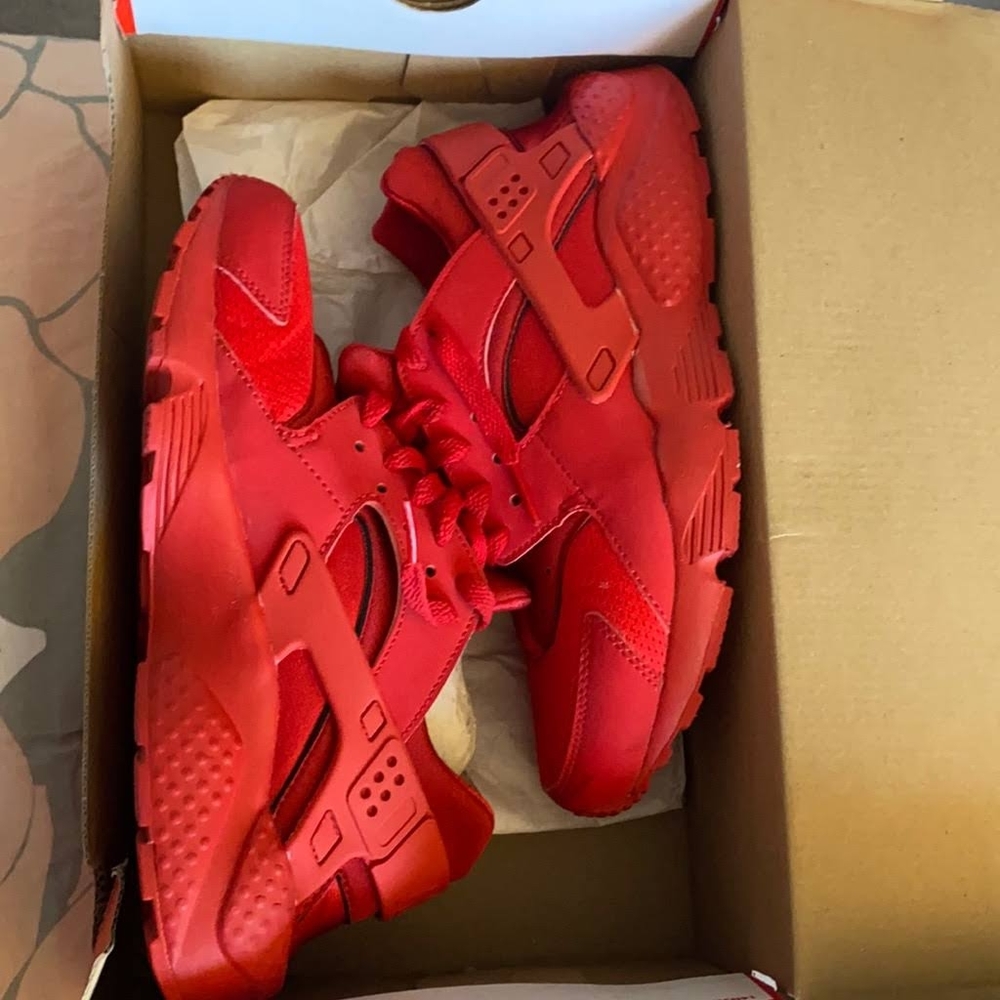 Red huaraches